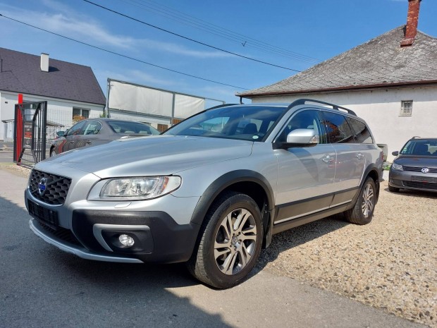 Volvo XC70 2.0 D [D4] Dynamic Edition Momentum...